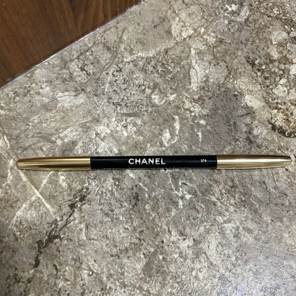 Chanel Crayon Contour Des Levres Lip Liner With Brush‎ Shade Red RARE lipliner